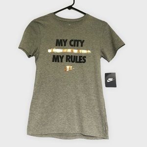 4/$25 NWT Nike gray t shirt
